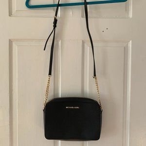 Jet Set Medium Saffiano Leather Crossbody Bag